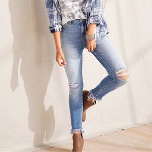 KanCan™ 25 High Rise Light Wash Destructed Skinny Women’s Jeans Frayed Hems